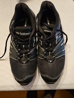 New Balance Men’s Black and White Lace-Up Sneakers